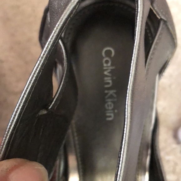 Calvin Klein size 10 silver Metallic open toe , back zip stacked heel - Picture 7 of 11